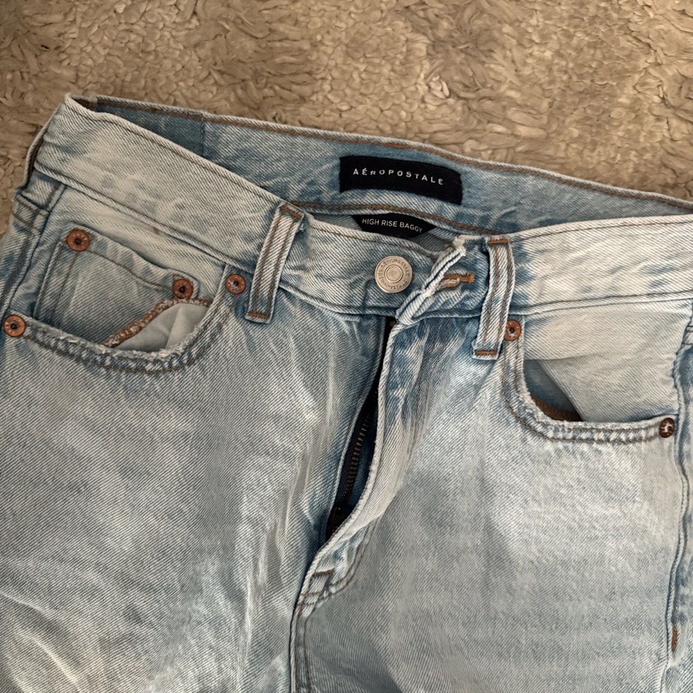 Never worn! High-rise baggy jeans